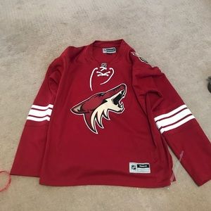 Coyotes jersey